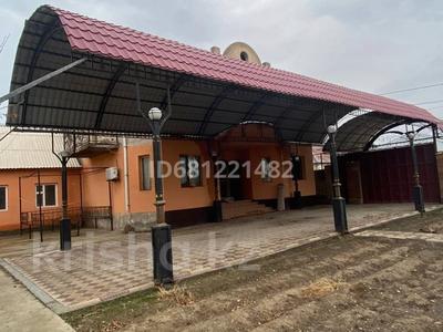 Отдельный дом · 10 комнат · 230 м² · 10 сот., Аликехан 10 за 70 млн ₸ в Туркестане