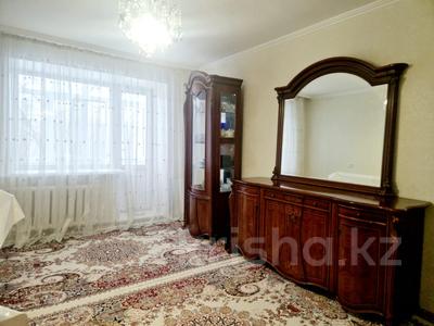 3-бөлмелі пәтер · 59 м² · 3/10 қабат, Юго-Восток ш/а., Строителей, бағасы: 22 млн ₸ в Караганде, Казыбек би р-н