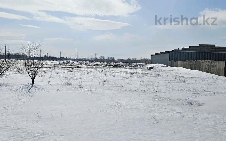Участок 1 га, Северная промышленная зона строение 2848 за 19 млн 〒 в Павлодаре — фото 2