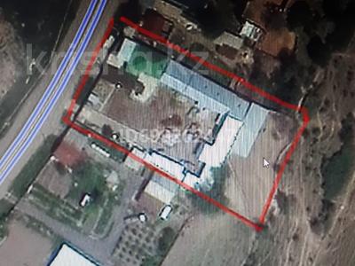Отдельный дом · 3 комнаты · 100.6 м² · 32 сот., Азат . Конаева 9 — Основная трасса за 150 млн 〒 в Алматинской обл.