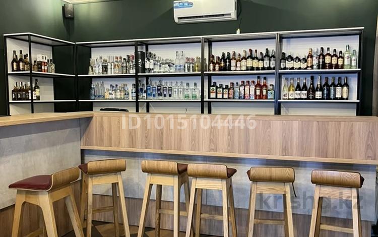 Пивной бар алкомаркет · 100 м², бағасы: 2 млн ₸ в Шымкенте, Туран р-н — фото 2