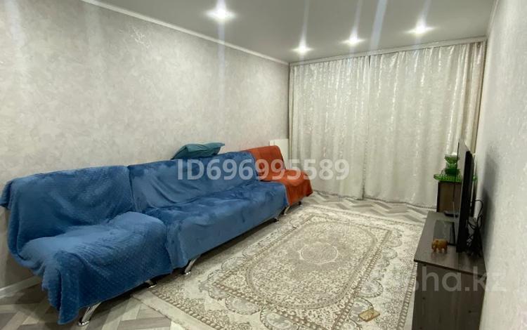 2-комнатная квартира · 47 м² · 5/10 этаж, мкр Юго-Восток, Университетская 29 — КарУ за 200 000 ₸ в Караганде, Казыбек би р-н — фото 2
