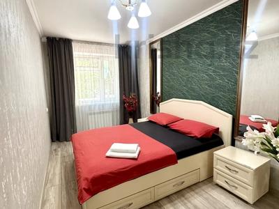 3-комнатная квартира · 60 м² · 2/4 этаж, Просп. Бауыржан Момышулы за 17 000 ₸ в Шымкенте, Аль-Фарабийский р-н