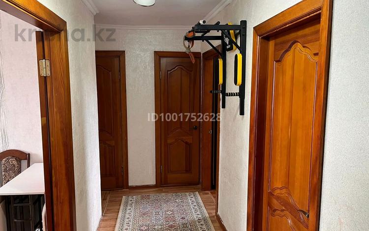 3-комнатная квартира · 63.5 м² · 5/5 этаж, мәңгілік ел 49 — small,28 школа за 25 млн 〒 в Семее — фото 2