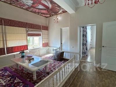 Отдельный дом · 6 комнат · 310 м² · 8 сот., мкр Лесхоз, Центральная часть города, р-н Лесхоз за 48 млн 〒 в Атырау