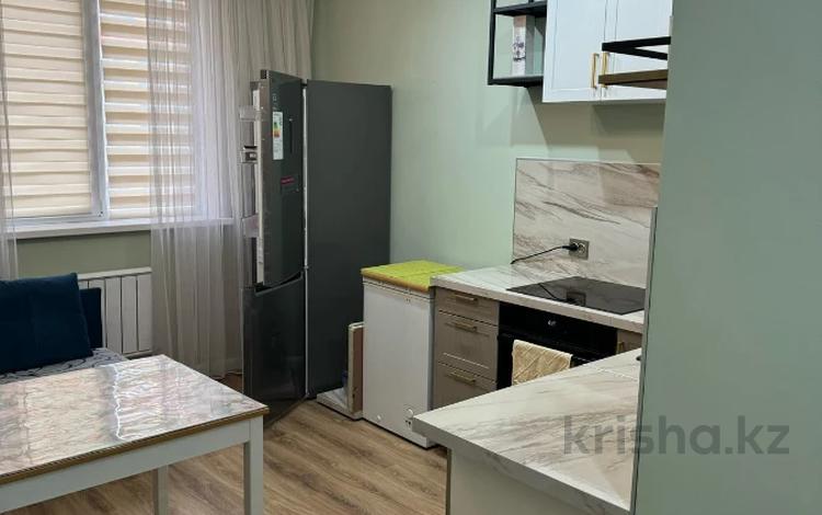 1-комнатная квартира · 40 м² · 7/12 этаж · помесячно, Каныша Сатпаева 90/72 — Туркебаева за 300 000 〒 в Алматы, Бостандыкский р-н — фото 2