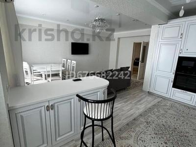 3-комнатная квартира, 110 м², 12/16 этаж помесячно, 17-й мкр 3 за 350 000 〒 в Актау, 17-й мкр