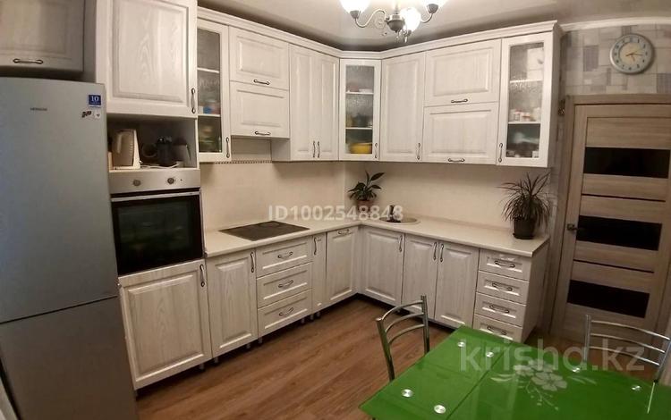3-комнатная квартира · 76.6 м² · 10/10 этаж, мкр Юго-Восток, Сарыарқа 31 за 30 млн ₸ в Караганде, Казыбек би р-н — фото 2