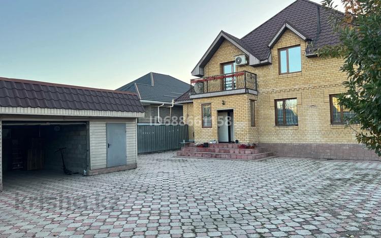 Отдельный дом · 7 комнат · 240 м² · 7 сот., Аксуская — Центр за 110 млн 〒 в Талдыкоргане — фото 2