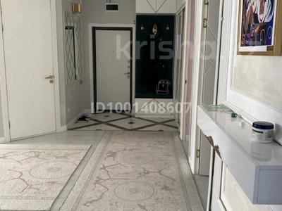 4-комнатная квартира · 117 м² · 8/8 этаж, 35-мкр 5 за 27.5 млн 〒 в Актау