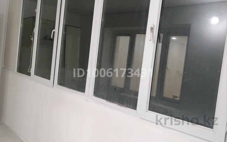 2-бөлмелі пәтер · 61 м² · 5/5 қабат, мкр Акбулак, Толеби 9 б 20 — Арбат, бағасы: 120 000 ₸ в Таразе — фото 2