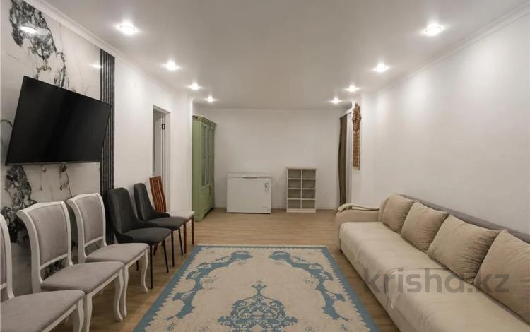 2-бөлмелі пәтер · 70 м² · 1/25 қабат, Юго-Восток ш/а., Микрорайон Байкена Ашимова 24, бағасы: 24.3 млн ₸ в Караганде, Казыбек би р-н — фото 2