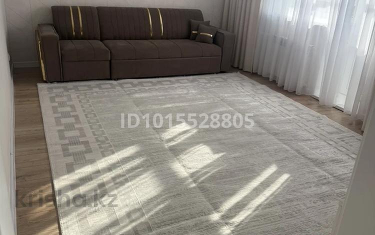 2-бөлмелі пәтер · 60 м² · 1/5 қабат, Центральный микрорайон 41, бағасы: 30 млн ₸ в Кокшетау — фото 2