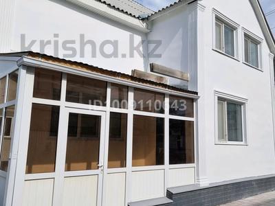 Отдельный дом · 2 комнаты · 100 м² · 4 сот., мкр Центральный, Сырым Каженбаев 7 — Махамбета Утемисова/Сырым Каженбаев за 250 000 ₸ в Атырау