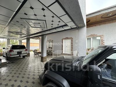 Жеке үй · 8 бөлме · 250 м² · 6 жүзд., 112 квартал ш/а., Юлаева 67, бағасы: 49 млн ₸ в Шымкенте, Туран р-н