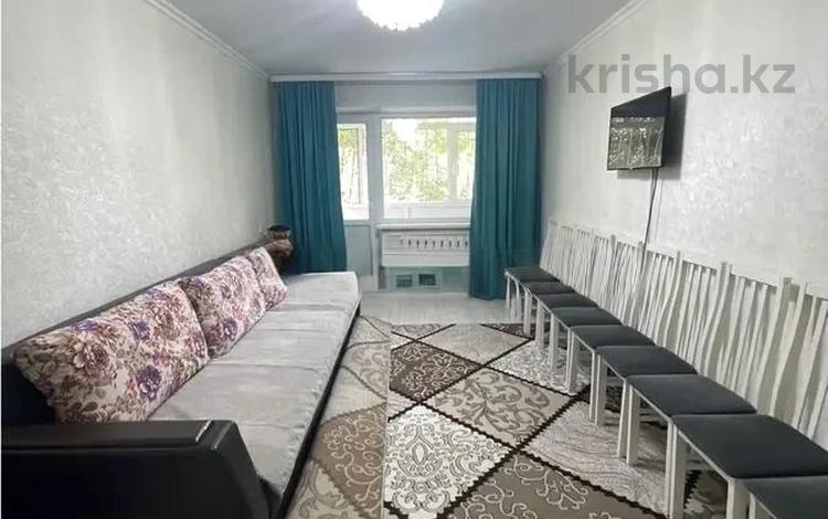3-комнатная квартира · 62.8 м² · 1/5 этаж, мкр Юго-Восток, Муканова за 19.5 млн ₸ в Караганде, Казыбек би р-н — фото 2