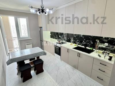 2-бөлмелі пәтер · 65 м² · 14/14 қабат, 189 квартал уч. 25/1 — Хан магазин рядом, бағасы: 200 000 ₸ в Шымкенте, Абайский р-н