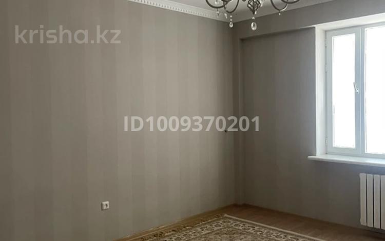 2-бөлмелі пәтер · 74 м² · 2/5 қабат, 4 12б, бағасы: 240 000 ₸ в Атырау, мкр Авангард-4 — фото 2