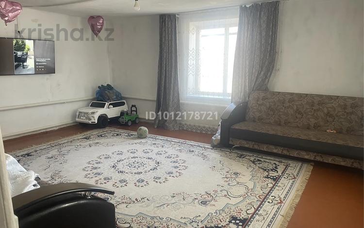 Часть дома · 2 комнаты · 55 м² · 2 сот., ул. Михаила Ивановича Глинки 10 за 10.5 млн ₸ в Актобе, мкр Авиатор — фото 2