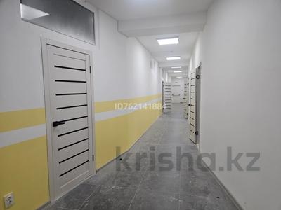 Свободное назначение, офисы, салоны красоты, медцентры и аптеки, образование, развлечения, конференц-залы, кабинеты и рабочие места, студии · 557 м² за ~ 3.6 млн 〒 в Алматы, Бостандыкский р-н