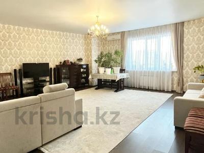 2-комнатная квартира · 128.6 м² · 3/9 этаж · помесячно, Абая 190 за 300 000 〒 в Уральске