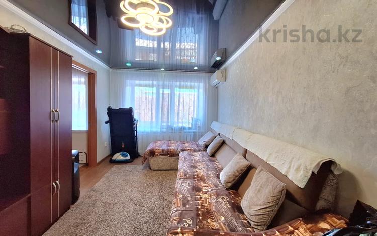 2-бөлмелі пәтер · 44.1 м² · 2/5 қабат, 14-шағынаудан, бағасы: 11.5 млн ₸ в Караганде, Алихана Бокейханова р-н — фото 2
