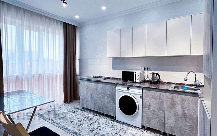 1-комнатная квартира · 50 м² · 9/16 этаж, 16-й мкр 33/8 — ТРК АКТАУ ХАЛЫК АРЕНА, АКВАПАРК ЛАГУНА ЦЕНТР ГОРОДА за 8 000 〒 в Актау — фото 2