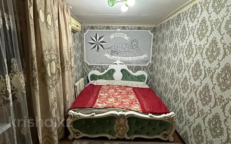 2-комнатная квартира · 60 м² · 2/5 этаж, Бектурганова 13 — Панфилова Чайковский Универсам Шайхана Габургер за 10 000 〒 в  — фото 2