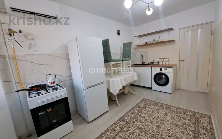 1-бөлмелі пәтер · 41 м² · 8/9 қабат, мкр Береке 21, бағасы: 15 млн ₸ в Атырау — фото 2