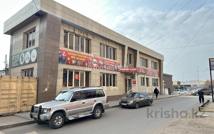 Офисы, магазины и бутики, салоны красоты, образование, развлечения, конференц-залы, кабинеты и рабочие места · 250 м² за 700 000 〒 в Балхаше — фото 4