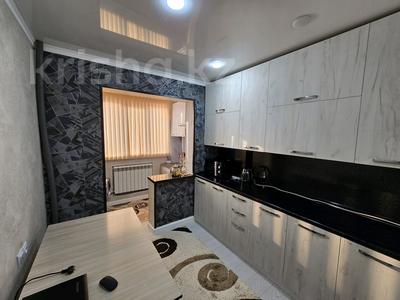 Продажа квартир в Шымкенте: 3-комнатная квартира · 64 м² · 3/5 этаж, 16-й микрорайон, 16-й микрорайон — За кафе "Хилтон" за 26.9 млн 〒 3-комнатная квартира · 64 м² · 3/5 этаж, 16-й микрорайон, 16-й микрорайон — За кафе "Хилтон" за 26.9 млн 〒 в Шымкенте, Аль-Фарабийский р-н