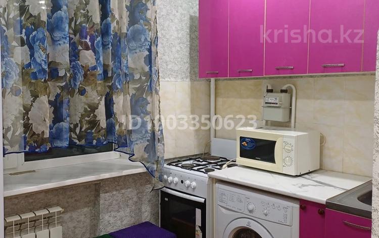 2-комнатная квартира · 48 м² · 1/5 этаж, 6й микрорайон, 6й микрорайон 1 — район вокзала. за 16 млн ₸ в Караганде, Казыбек би р-н — фото 2