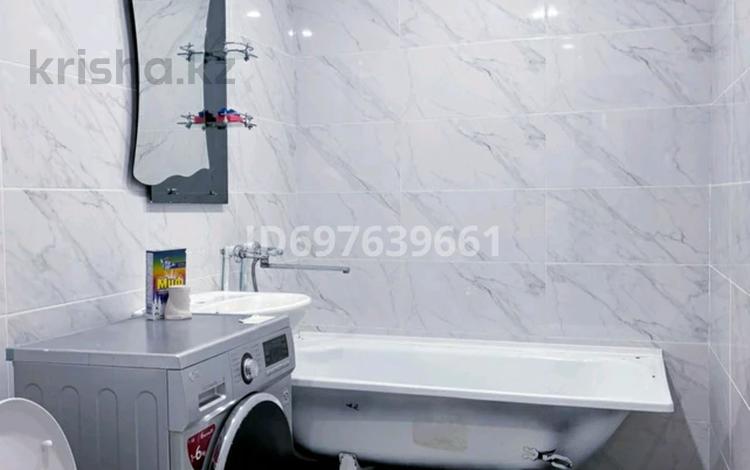 1-бөлмелі пәтер · 50 м², Казыбек би 7/1, бағасы: 9 000 ₸ в Усть-Каменогорске, Ульбинский — фото 2