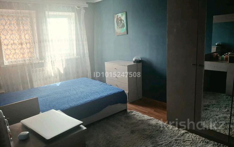 2-бөлмелі пәтер · 56 м² · 6/6 қабат, Абая 54, бағасы: 25 млн ₸ в Костанае — фото 2