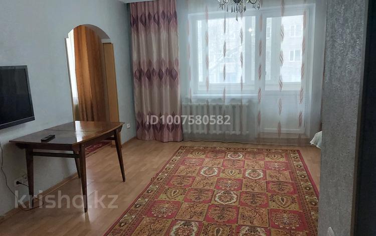 4-бөлмелі пәтер · 86 м² · 2/10 қабат, Валиханова 129 — Каспий банк, бағасы: 35 млн ₸ в Семее — фото 2