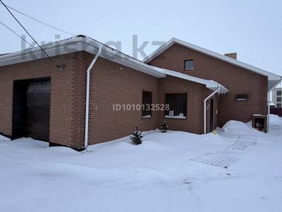 Часть дома · 5 комнат · 280 м² · 9 сот., мкр Юго-Восток, Жанторе Абишева за 1 млн 〒 в Караганде, Казыбек би р-н