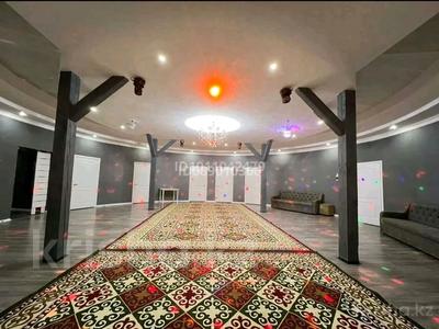 Дом · 8 комнат · 1500 м², Туякбаева 12 за 100 000 〒 в Алматы, Медеуский р-н