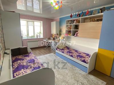 5-комнатная квартира · 170 м² · 3/6 этаж, мкр Жилгородок, Бейбитшилик 5/1 — Между Есет батыра и Тургенева за 300 000 〒 в Актобе