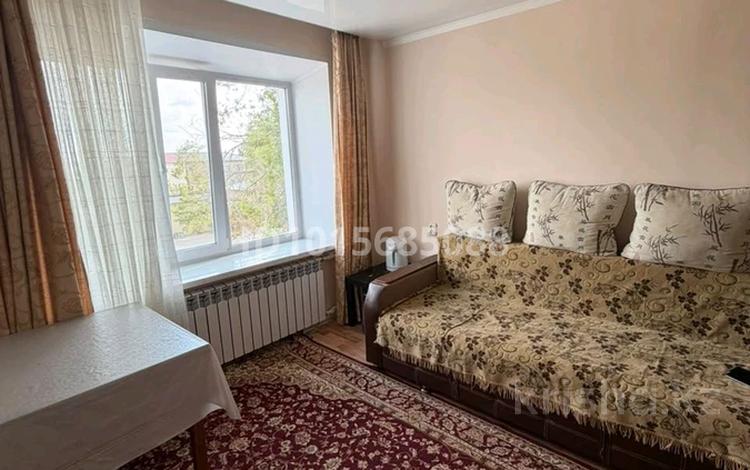3-комнатная квартира · 51.1 м² · 2/5 этаж, Атамекен 16 — Через дорогу от магазина кооператор за 100 000 ₸ в Топаре — фото 2
