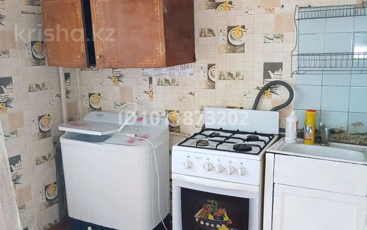 1-бөлмелі пәтер · 28 м² · 4/5 қабат, Просп. Абая 42/1, бағасы: 15 млн ₸ в Костанае — фото 2