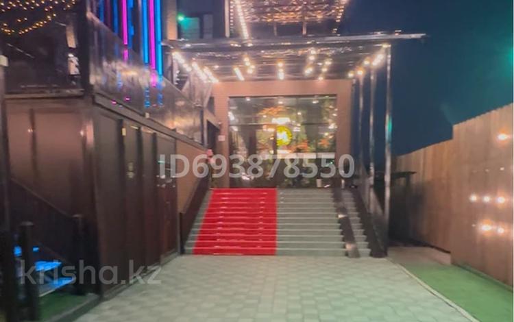 Қоғамдық тамақтану орны · 900 м², бағасы: 260 млн ₸ в Таразе — фото 23