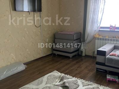 Отдельный дом · 4 комнаты · 150 м² · 5 сот., мкр Старый Аэропорт — Кзылжарская Букеевская за 300 000 ₸ в Уральске