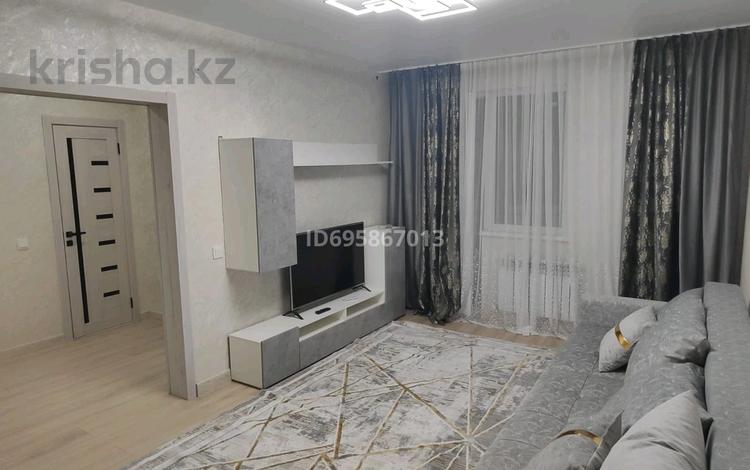 2-бөлмелі пәтер, 70 м², 7/9 қабат ай сайын, Базовая 2/3 — За театром, бағасы: 350 000 〒 в Усть-Каменогорске, Ульбинский — фото 7