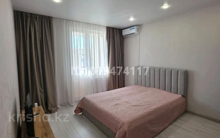 1-комнатная квартира · 37 м² · 12/12 этаж, мкр Акбулак, 1-я улица 87 за 220 000 ₸ в Алматы, Алатауский р-н — фото 2