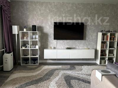 3-комнатная квартира · 65 м² · 2/5 этаж, Фрунзе 53 за 25 млн 〒 в Алтае