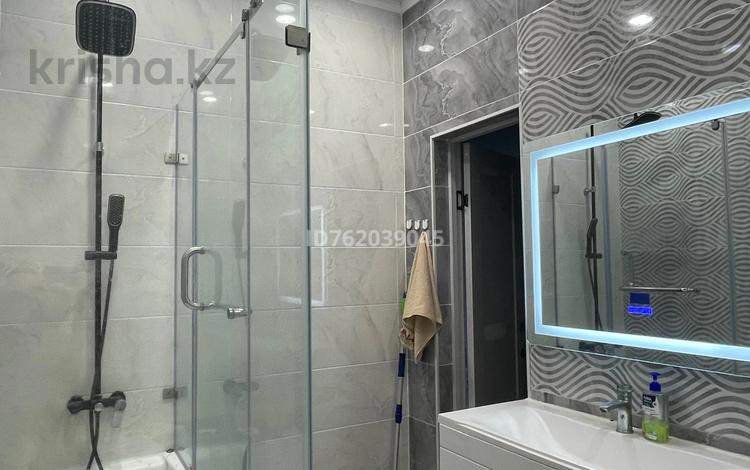 3-бөлмелі пәтер · 99.7 м² · 5/5 қабат, Алтын орда ш/а., бағасы: 40 млн ₸ в Актобе, мкр. Алтын орда — фото 2