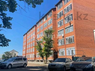 3-комнатная квартира · 92.5 м² · 6/6 этаж, Демократическая 44 за 27 млн ₸ в Уральске