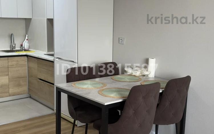 2-комнатная квартира · 38 м² · 9/9 этаж, мкр Кокжиек, Жолымбет 65/22 за 220 000 ₸ в Алматы, Жетысуский р-н — фото 4