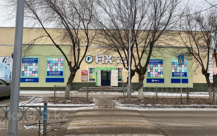 Офисы, магазины и бутики, общепит, салоны красоты, фитнес и спорт, медцентры и аптеки, развлечения, студии · 700 м² за 2.5 млн 〒 в Актобе, мкр Жилгородок — фото 2