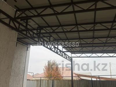 Отдельный дом · 5 комнат · 176 м², Арай 46/15 — Рядом Коксайский мечеть за 300 000 〒 в Коксай (пути Ильича)